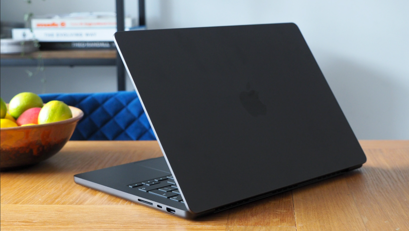 MGEC4 16-inch MacBook Pro: Apple M5 Pro chip with 18‑core CPU and 20‑core GPU, 48GB, 1TB SSD - Space Black